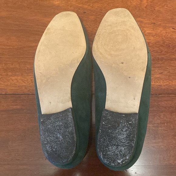 Pappagallo Dark Green Suede Flats green trim & four buttons on top of toes 7M - Picture 6 of 6